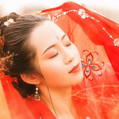 嬌艷文藝女生頭像，唯美古風(fēng)真人頭像
