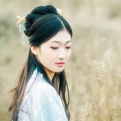 淡藍(lán)色文藝女生頭像，唯美古風(fēng)真人頭像