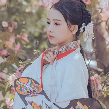 粉色木棉花少女頭像，唯美古風(fēng)真人頭像