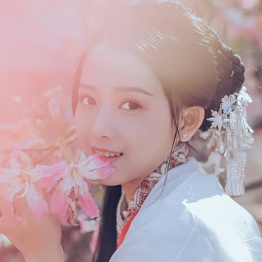 粉色木棉花少女頭像，唯美古風(fēng)真人頭像