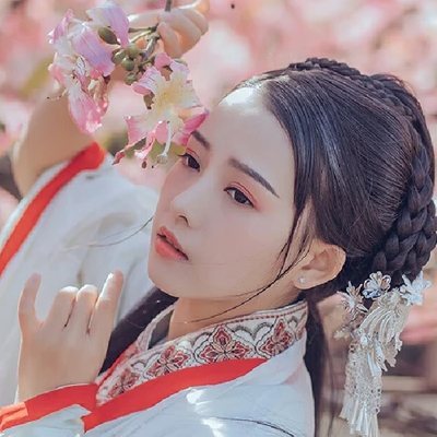 粉色木棉花少女頭像，唯美古風(fēng)真人頭像