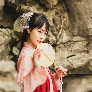 小清新粉衣帶團(tuán)扇女生頭像，唯美古風(fēng)真人頭像