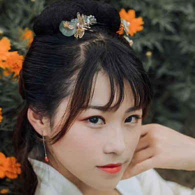 秋菊花香女生頭像，唯美古風(fēng)真人頭像