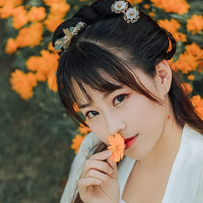 秋菊花香女生頭像，唯美古風(fēng)真人頭像