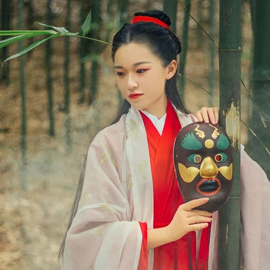 紅衣帶面具扇女生頭像，唯美古風(fēng)真人頭像
