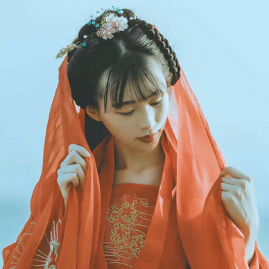 烈焰紅衣女生頭像，唯美古風(fēng)真人頭像