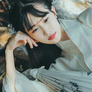 素衣帶傘和團扇女生頭像，唯美古風真人頭像