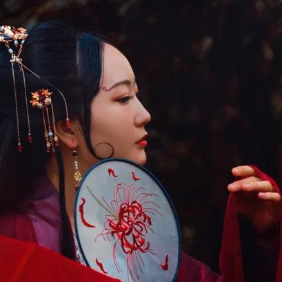 彼岸花妖艷女子頭像，唯美古風(fēng)真人頭像