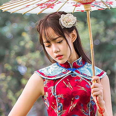 紅衣帶傘女生頭像，唯美古風(fēng)真人頭像