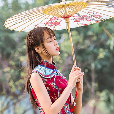紅衣帶傘女生頭像，唯美古風(fēng)真人頭像
