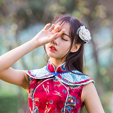 紅衣帶傘女生頭像，唯美古風(fēng)真人頭像