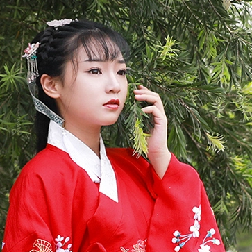 鮮艷紅衣女生頭像，唯美古風(fēng)真人頭像