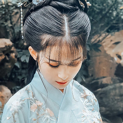 漢服帶傘女生頭像，唯美古風(fēng)真人頭像
