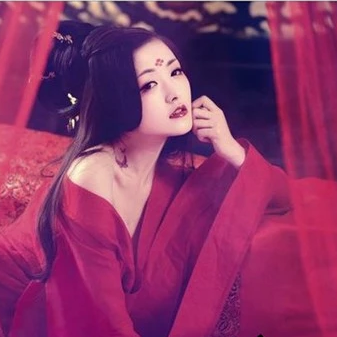 性感妖嬈紅衣女生頭像，唯美古風(fēng)真人頭像