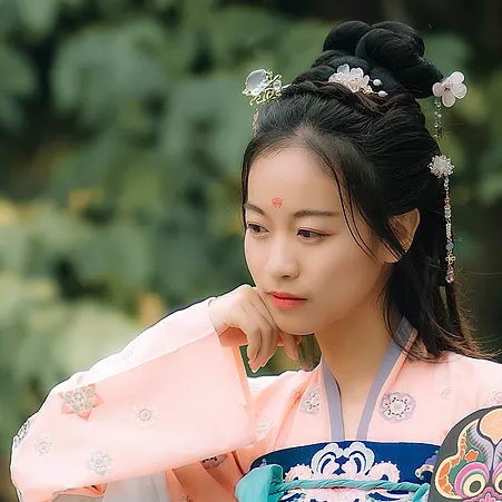 柳葉下放風(fēng)箏女生頭像，唯美古風(fēng)真人頭像