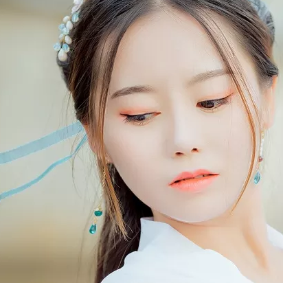 清新帶傘團扇女生頭像，唯美古風(fēng)真人頭像