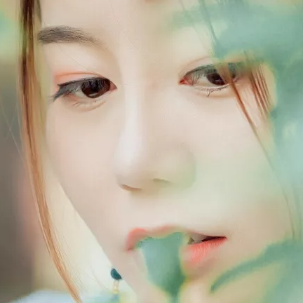 清新帶傘團扇女生頭像，唯美古風(fēng)真人頭像