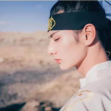 霸氣帶劍男生頭像，唯美古風(fēng)頭像