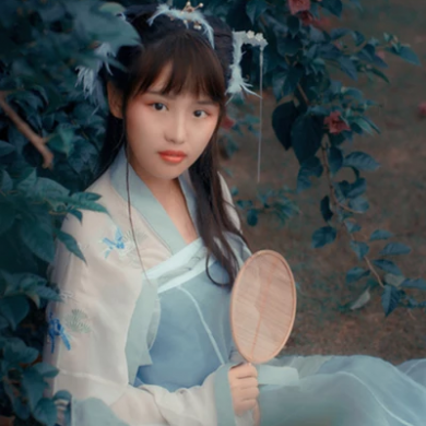 淺藍(lán)漢服小清新頭像，唯美古風(fēng)女生真人頭像