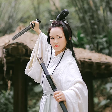 白衣俠女冷艷頭像，唯美古風(fēng)女子真人頭像