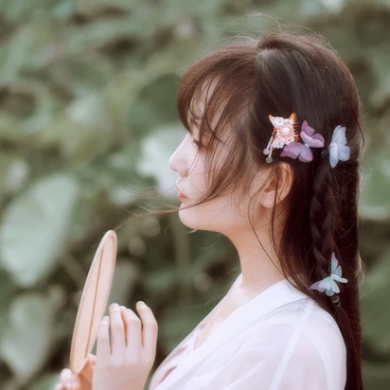 荷塘邊漢服古風(fēng)頭像，唯美古風(fēng)女子真人頭像