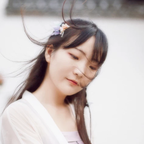 荷塘邊漢服古風(fēng)頭像，唯美古風(fēng)女子真人頭像
