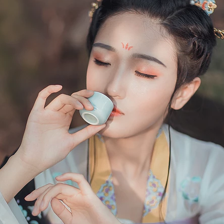 唯美漢服傷感頭像，唯美古風(fēng)女子真人頭像