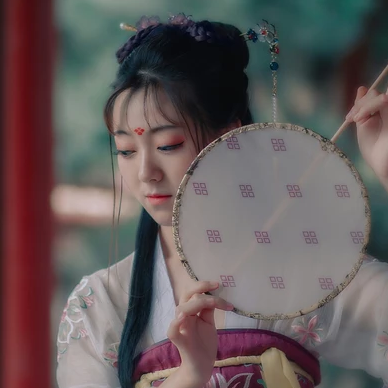唯美漢服女生頭像，古風真人女子頭像