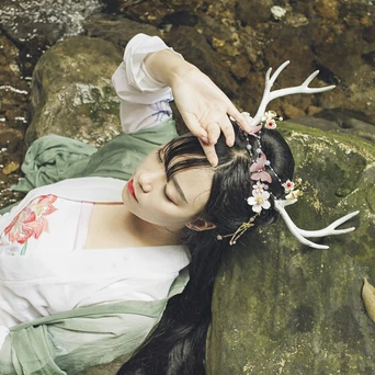 時(shí)尚中國風(fēng)唯美古風(fēng)少女真人頭像