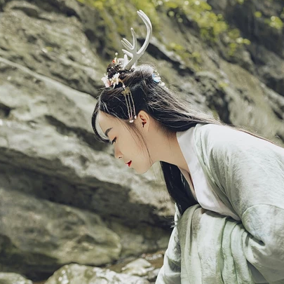 時(shí)尚中國風(fēng)唯美古風(fēng)少女真人頭像