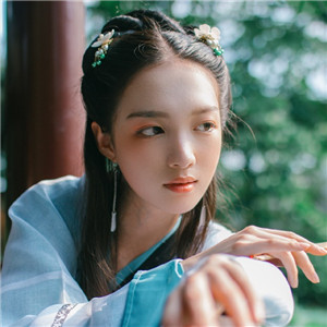 清荷滿塘綠衣小姑娘古風(fēng)頭像，愜意唯美女生頭