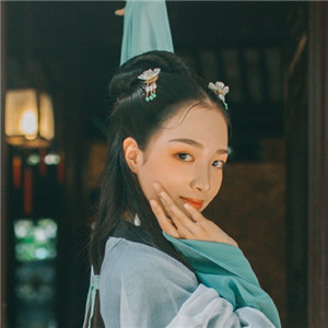 清荷滿塘綠衣小姑娘古風(fēng)頭像，愜意唯美女生頭