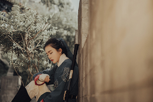 俠風滿溢古風真人頭像，英氣女生頭像