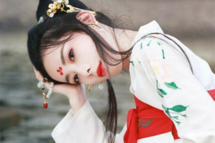 風(fēng)華灼灼古風(fēng)頭像，古裝真人女生頭像