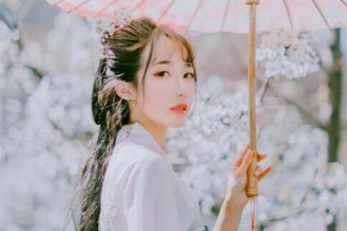 俏麗女子真人古風頭像，婉風流轉(zhuǎn)女生頭像
