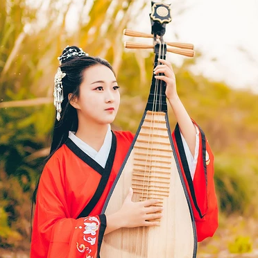 秋色彈琵琶紅衣女生頭像，唯美古風真人頭像