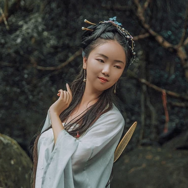 南溪山夢帶傘女生頭像，唯美古風(fēng)真人頭像
